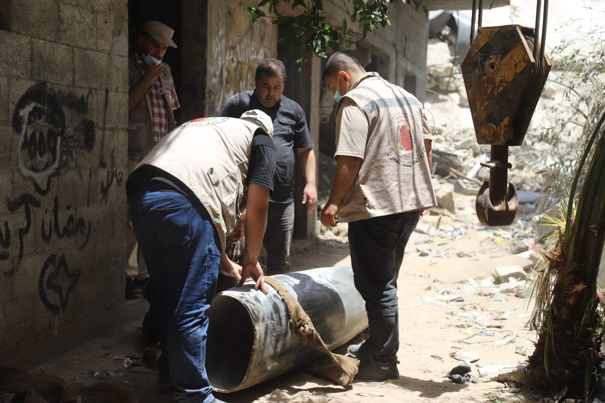 الشرطة في غزة: هندسة المتفجرات تحيد خطر 292 صاروخ وقذيفة غير متفجرة أطلقها الاحتلال على منازل وأراضي زراعية خلال عدوانه على قطاع غزة والذي استمر 11 يومًا.
