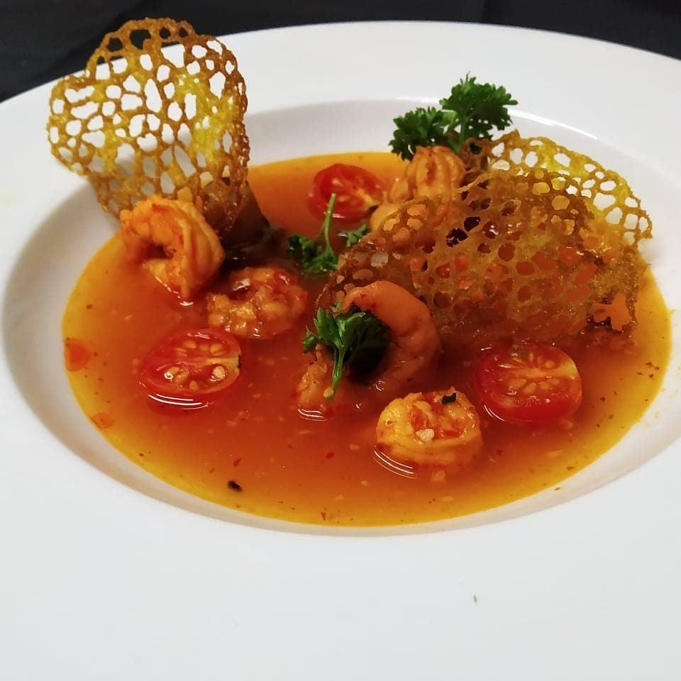 Kelin40815582's tweet photo. Tom yum or tom yam is a type of hot and sour Thai soup, usually cooked with shrimp. Tom yum has its origin in Thailand.The words "tom yam" are derived from two Thai words. Tom refers to the boiling process, while yam means 'mixed'.
#iihmbest3years
#hospitalitybuzz
#HTDMIIHMADAY3 https://t.co/5Smqicsmpn