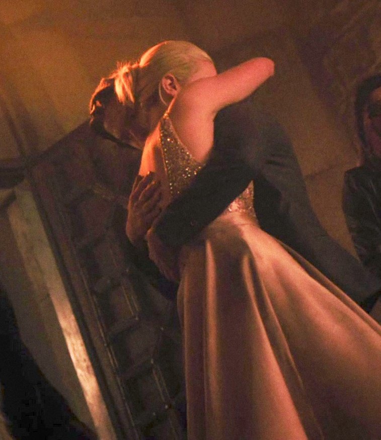 best of bughead tweet media