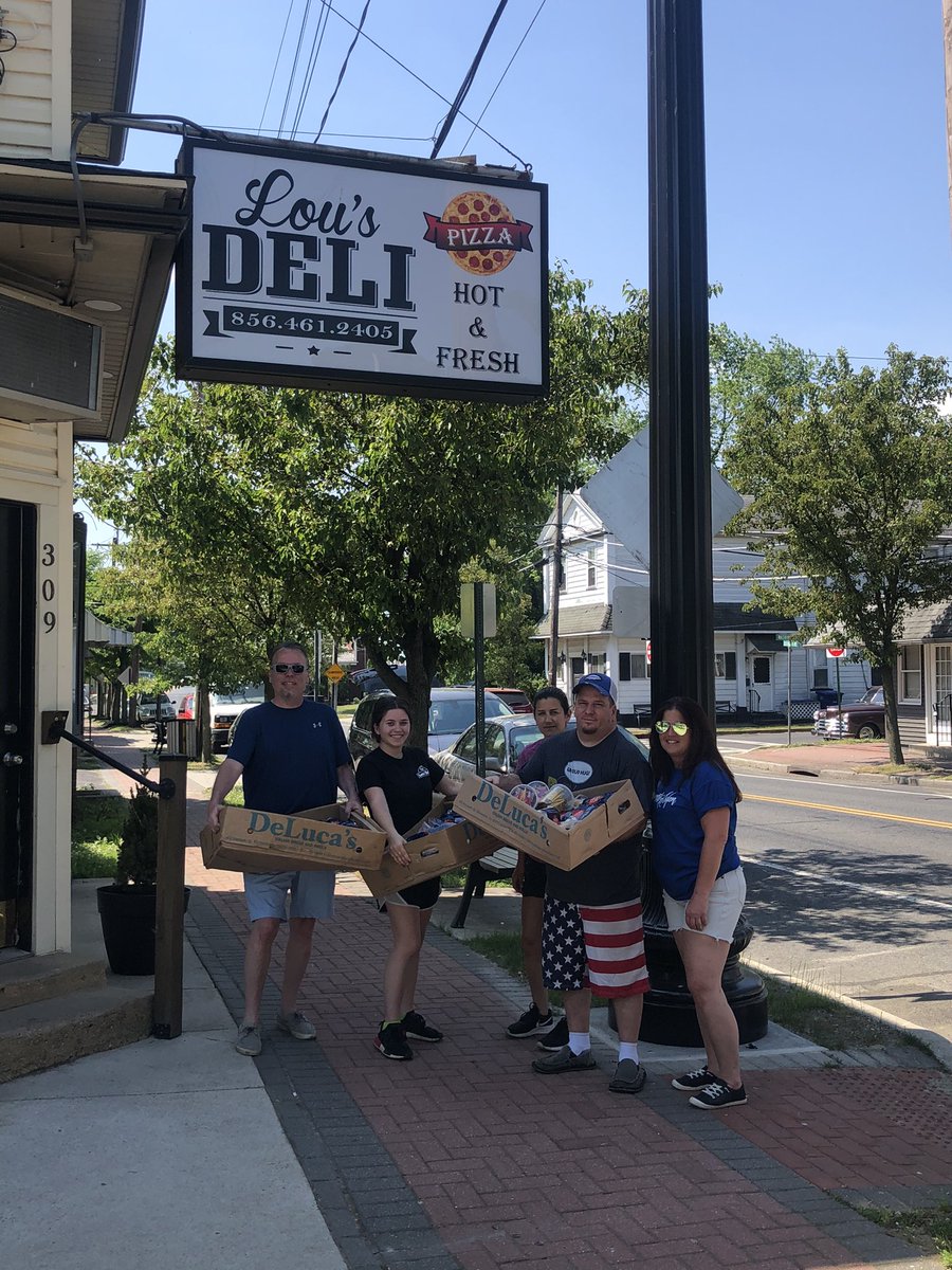 HeartsofSkylar's tweet image. Thank you to Lou’s Deli for the amazing donation of food again. Lou’s donated over 150 hoagies and cases of chips. They are currently celebrating their 2 year anniversary! They have an amazing menu and they are always contributing to the community. Please check them out!!!