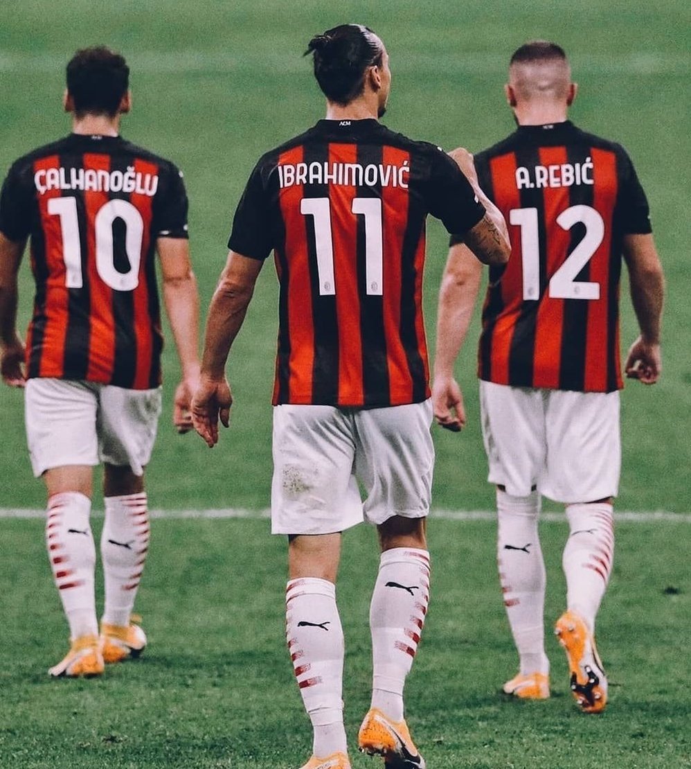 Si el Milan logra hoy CLASIFICAR a la Champions League vamos a sortear una camiseta del AC Milan entre todas las personas que den RT a este tuit y sigan nuestra cuenta. 🔴🖤