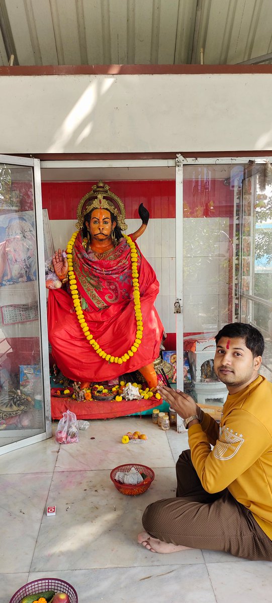 ArghaMondol's tweet photo. Jay Hanuman ji 🕉️🙏🏻🙏🏻🌹🌹 https://t.co/yuVn4FoNVM