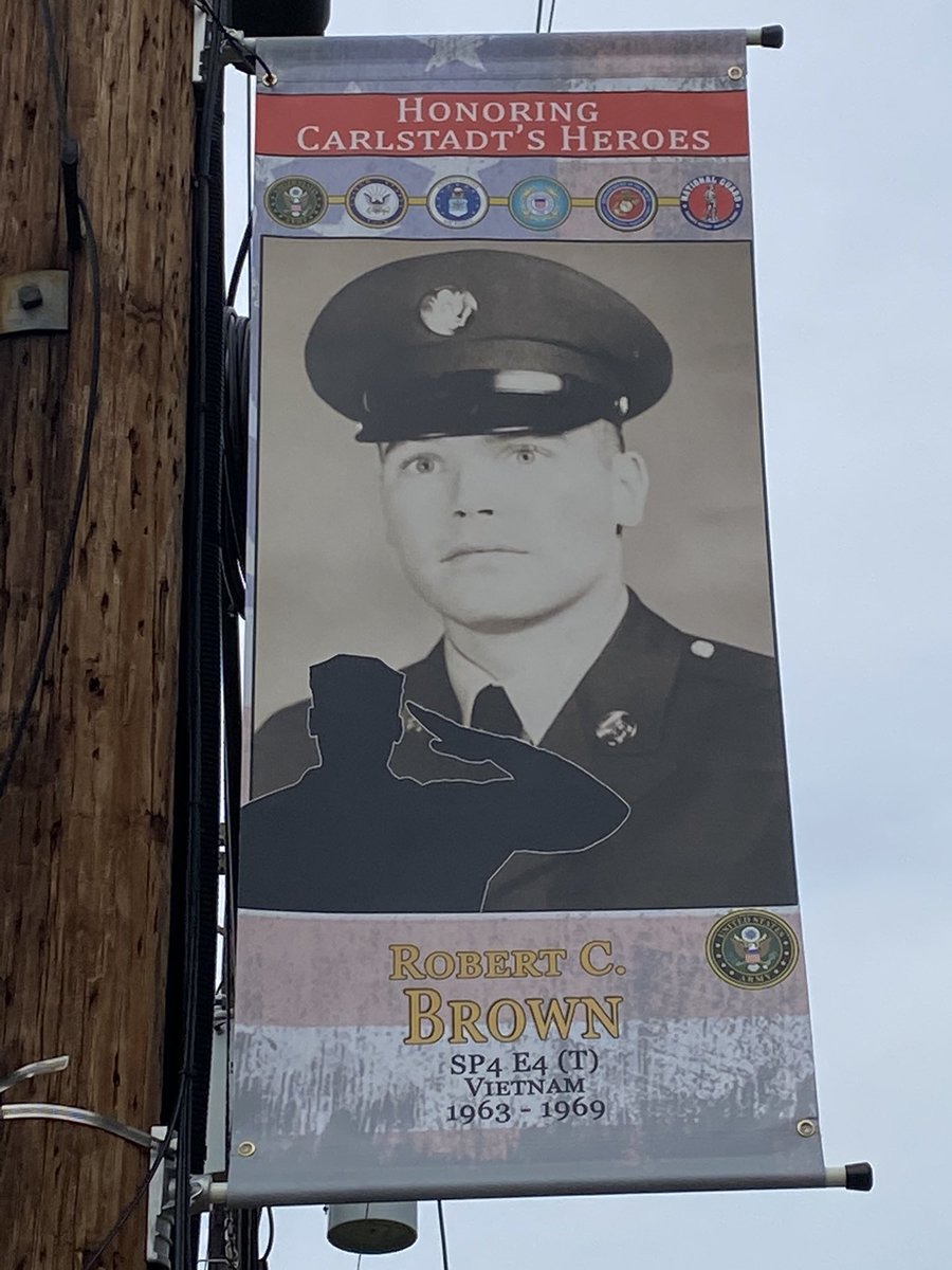 cfd702's tweet image. Thank you Carlstadt! What a beautiful tribute to all the men and women who have served our country from this proud town!! Placement of his banner was perfect!!! 🇺🇸🇺🇸🇺🇸🇺🇸