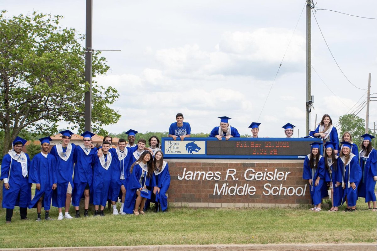 TheOfficialMrYu's tweet photo. Congrats Class of 2021! Many #FormerWolves came back to visit @GeislerWolfPack in their cap and gowns on their last day of high school. #wleced https://t.co/t6b7VtEWHX