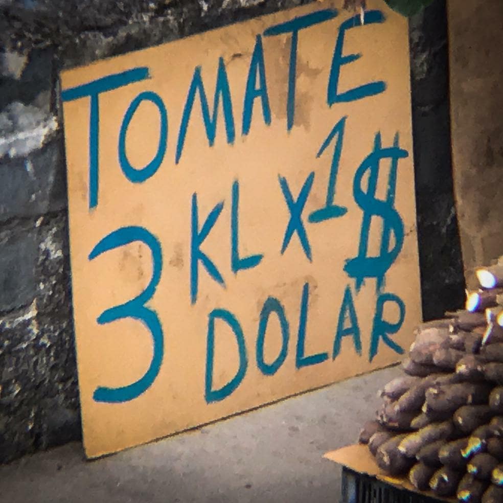 La escasez de gasoil y diésel, entre otros, ha paralizado la producción de alimentos, impactando el traslado de los mismos para su distribución y consumo en cada hogar del país. Por lo que urge un Acuerdo de Salvación Nacional que forje la salida de la crisis 
#SueldosDeHambre