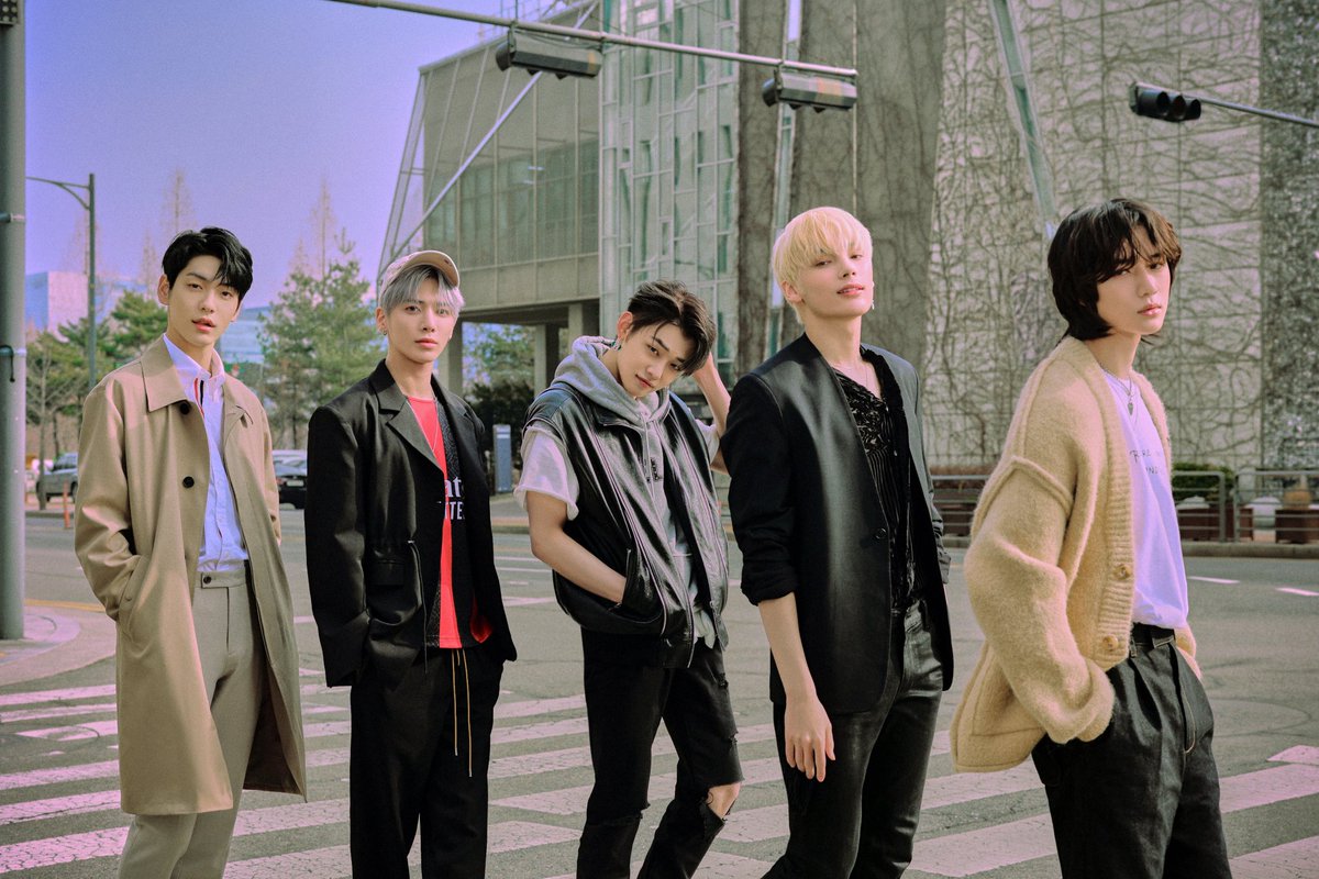 woopskiriwoopz's tweet photo. LET'S DO THIS MOAS!
4TH GEN LEADERS COMING THRU

i nominate TOMORROW X TOGETHER

#Whosfan_1st_Anniversary #후즈팬_1주년_축하해 #Whosfan_with_TOMORROWXTOGETHER @TXT_members https://t.co/vThDzIdLir