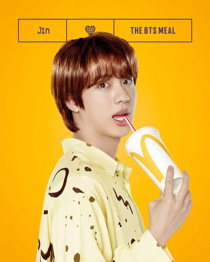 BTS_UniArmyPh's tweet photo. Finally, they are completed ‼️💜
#HyungLineBTS
#McDonaldsXBTS https://t.co/8FqPjkQTEv