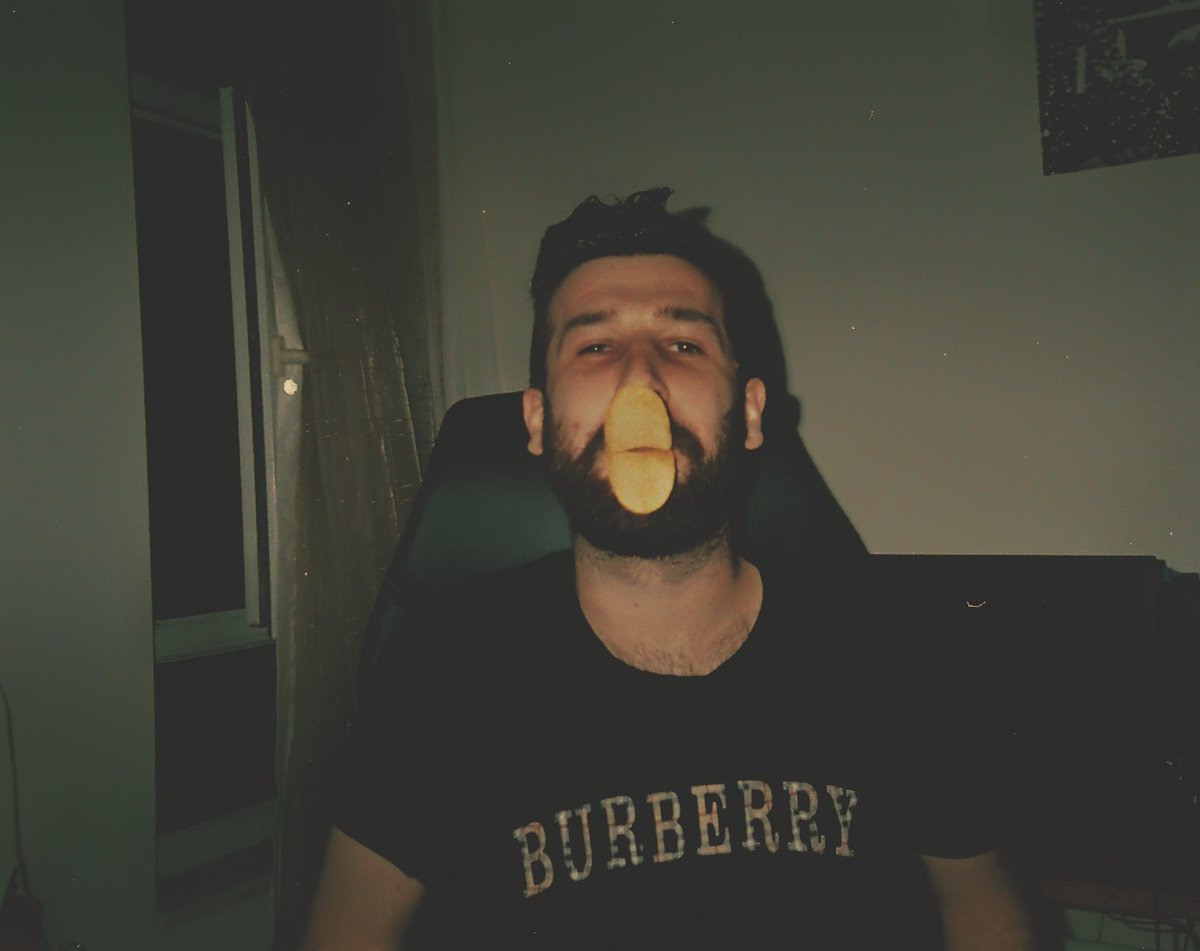 Kız:olgun erkeklerden hoşlanırım
Ben: