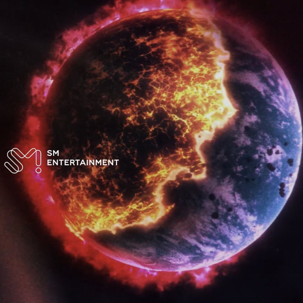DoKyungLoey's tweet photo. ME ESTAS DICIENDO QUE KYUNGSOO Y MINSEOK CAYERON EN LOS LADOS OPUESTOS DE ESTE PLANETA QUE SALE AL FINAL DEL MV DE OBSESSION¿? PERO QUE ESTÁ PASANDO!!

#DONT_FIGHT_THE_FEELING https://t.co/vkaVMolOmQ