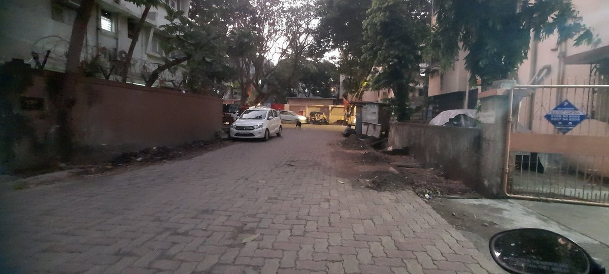 HinaChinu's tweet photo. @mybmc @mybmcWardKE 

Need attention to clear the garbage removed from our road side drainage lines in our society one week back which is still lying unattended leading to unhygienic conditions and those waste will again go back to clean drainage lines if it rains. https://t.co/KUXIskxsUt