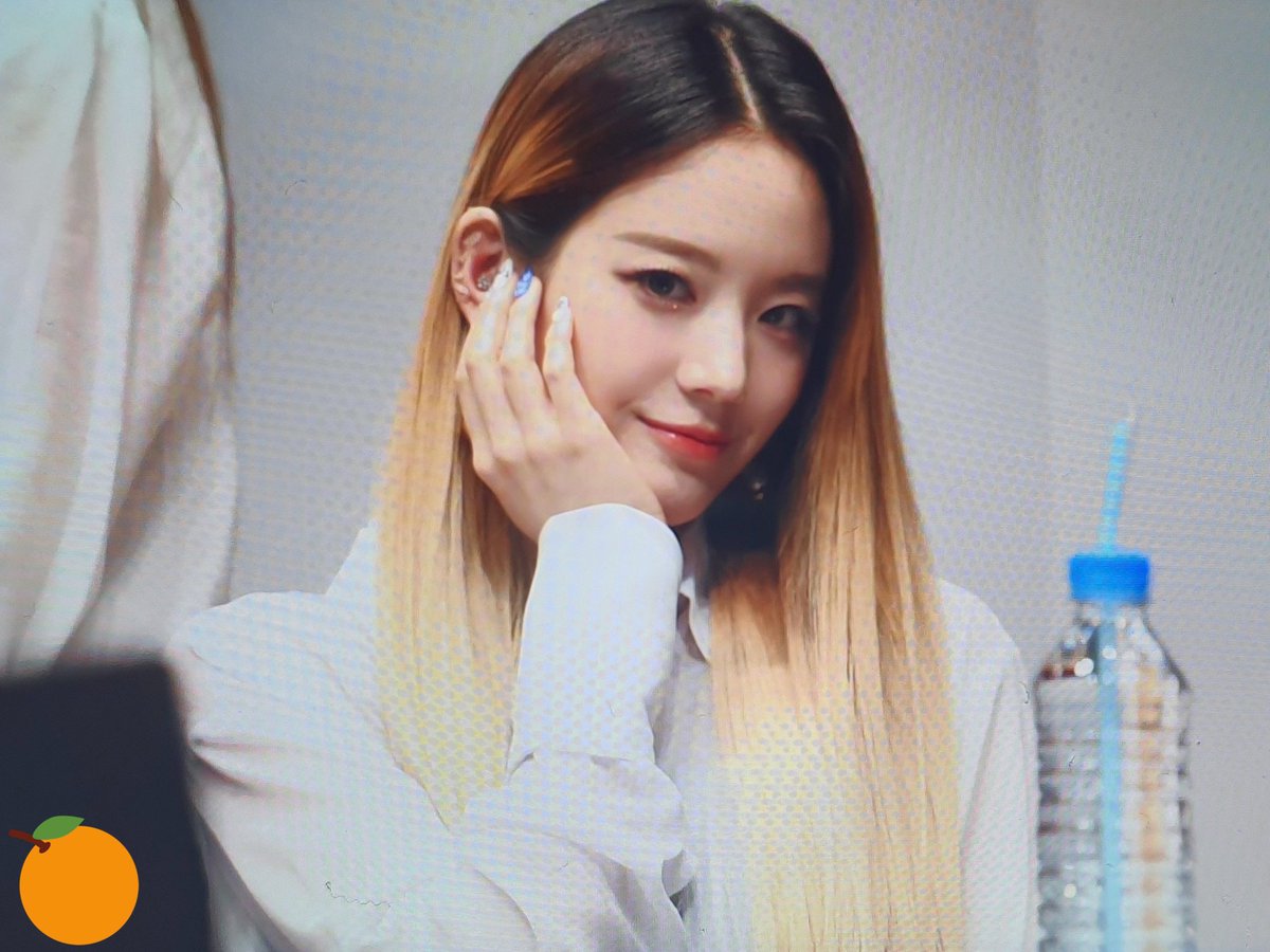OrangeRoad8's tweet photo. 220523 규리 preview

🍊🍊🍊

#프로미스나인 #Fromis_9 #장규리 #규리
@realfromis_9 https://t.co/Ovx1qUBLZ5