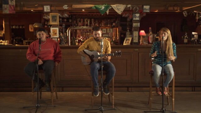 Nuestro amigo el cineasta y músico argentino <a href="/lucianonacci/">nacci</a> <a href="/KmSurFilms/">Km Sur</a> nos envía su último tema "Quiero salir", con <a href="/milomoya/">milo moya</a> a la percusión #beatbox y Sabrina Lara a los coros

Ya puedes escucharlo con nosotros 🎤🎸🎬

cortosdemetraje.com/quiero-salir-l…