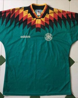 YfsMarketplace's tweet image. Pour les puristes du vintage, nouvel arrivage de 🔥🔥🔥
👉yourfootballshirt.com