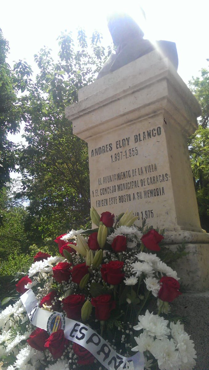 ADAsuntosIntl's tweet photo. Homenaje al entrañable poeta del pueblo, Andrés Eloy Blanco, frente a su busto, ubicado en el Parque El Retiro, en Madrid. Iniciativa del Comité Ejecutivo Internacional España, dirigido por Luis Eduardo Manresa, con la presencia especial del embajador Antonio Ecarri Bolívar. https://t.co/Ez3zlrNuc6