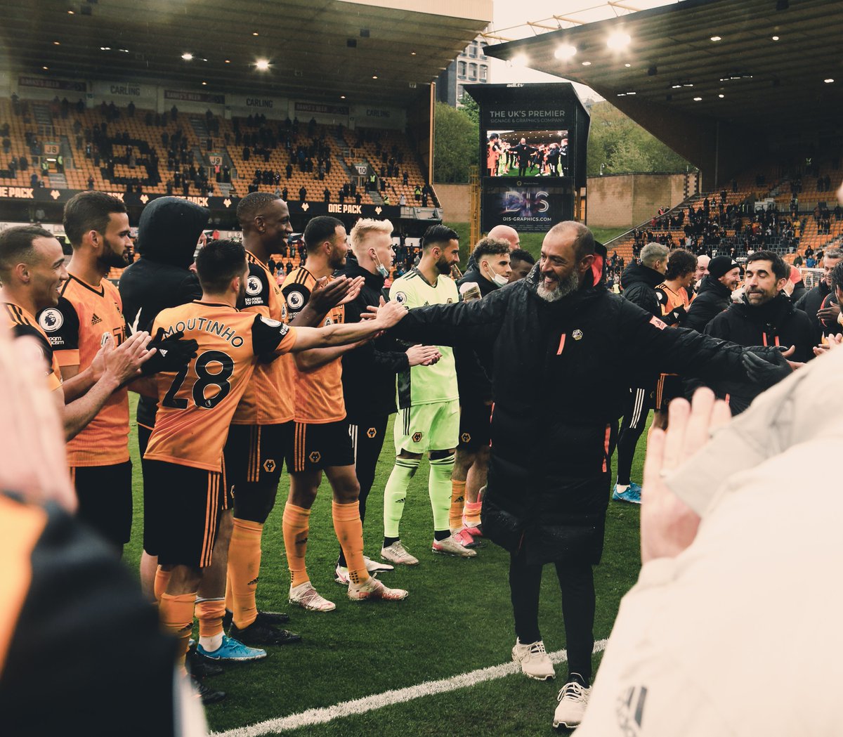 Wolves tweet media