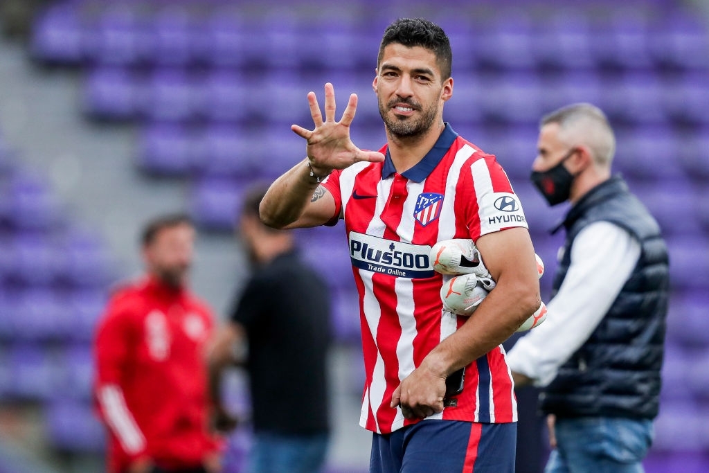 BettingStack's tweet photo. Luis Suarez hit out at Barcelona for "underestimating and undervaluing" him after an emotional LaLiga triumph.

#LuisSuarez
#Suarez
#AtleticoMadrid
#Atleti
#Barcelona
#Barca https://t.co/01VuQY3SbE
