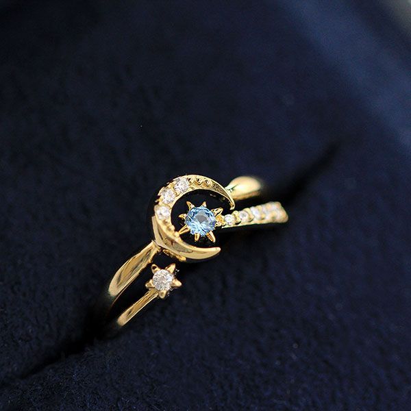 reijun's tweet photo. HAPPY WEDDING!
Ini ada special kado buat kalian, wine buat kalian malem nantiii mabuk mabukan sekaliann abis nikah biar tidur nyenyak
Sama satunya hiasann bulan bintangg cocok sama kalian! Bagus kann!
Yeah wishnya krn udah nikah semoga makin kuat sayang kalian!
#JenRenNewCase https://t.co/dBcXkQ1RUu