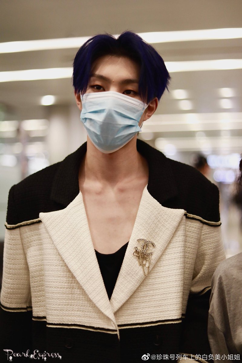 FBoscarwangbr's tweet photo. [WEIBO] 23.05.21 
😍😍😍😍😍😍😍😍😍
Xiong Xiong 🐻❤🐻❤
.
.
#奧斯卡 #Oscar #OscarWang #Aosika #chineseboy #สการ์  #AllForOscar #XiongXiong  #OscarSoloRap #AnswersLoveOscar https://t.co/gHauVNqhG2
