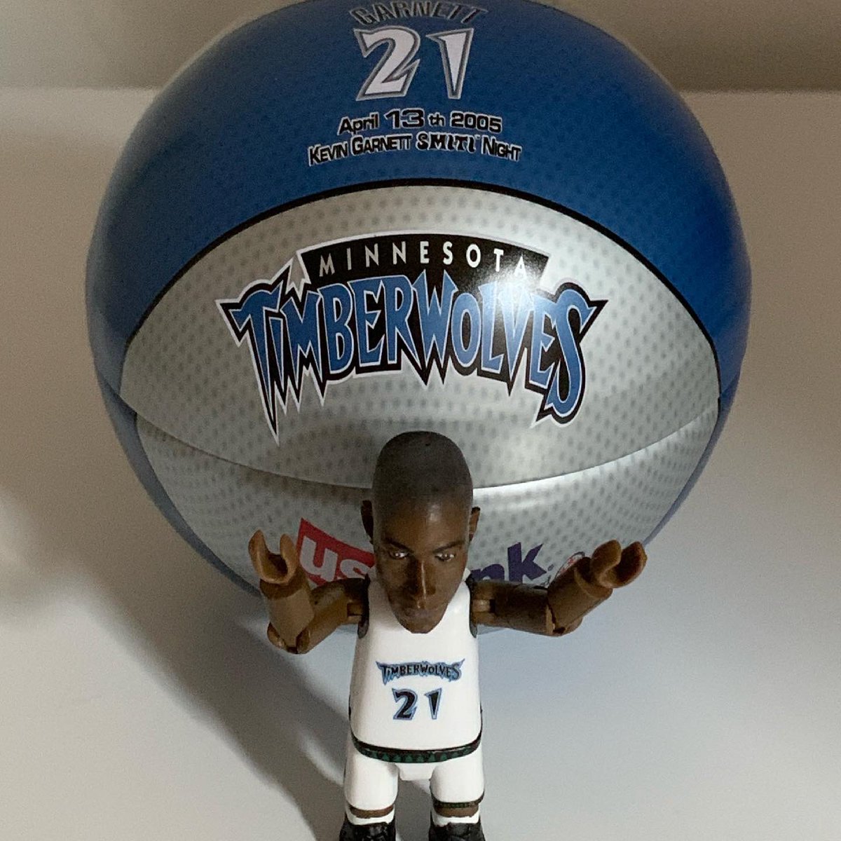 MinnesotaMunn's tweet image. Today’s @Timberwolves trip down premium item give away memory lane is an ode to the HOF week of @KevinGarnett5KG  and the KG Smiti #FanXFavs #Twolves