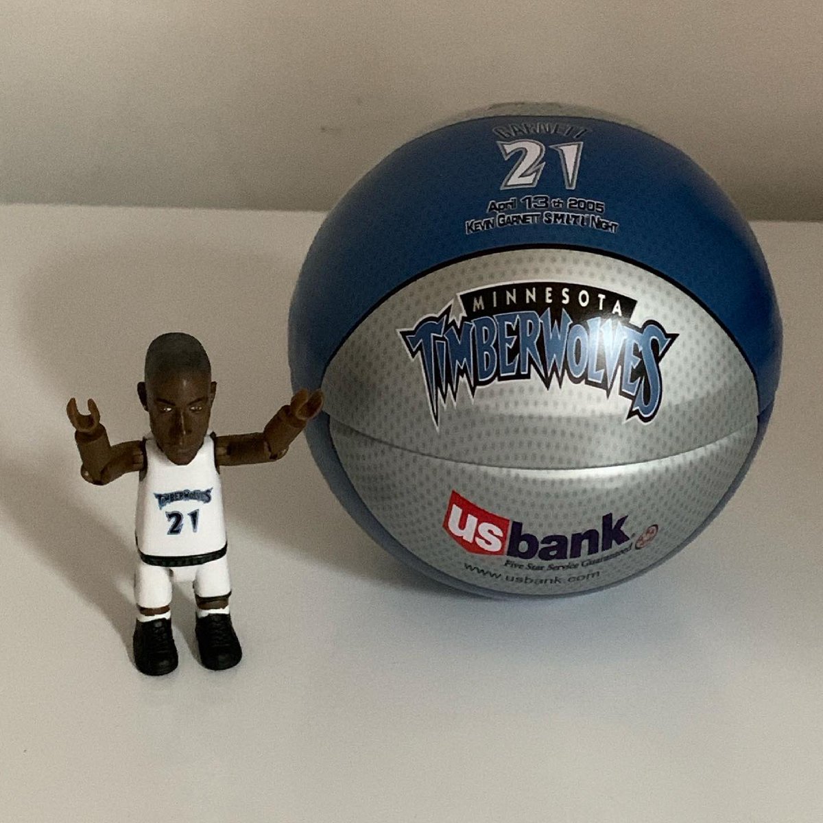 MinnesotaMunn's tweet image. Today’s @Timberwolves trip down premium item give away memory lane is an ode to the HOF week of @KevinGarnett5KG  and the KG Smiti #FanXFavs #Twolves