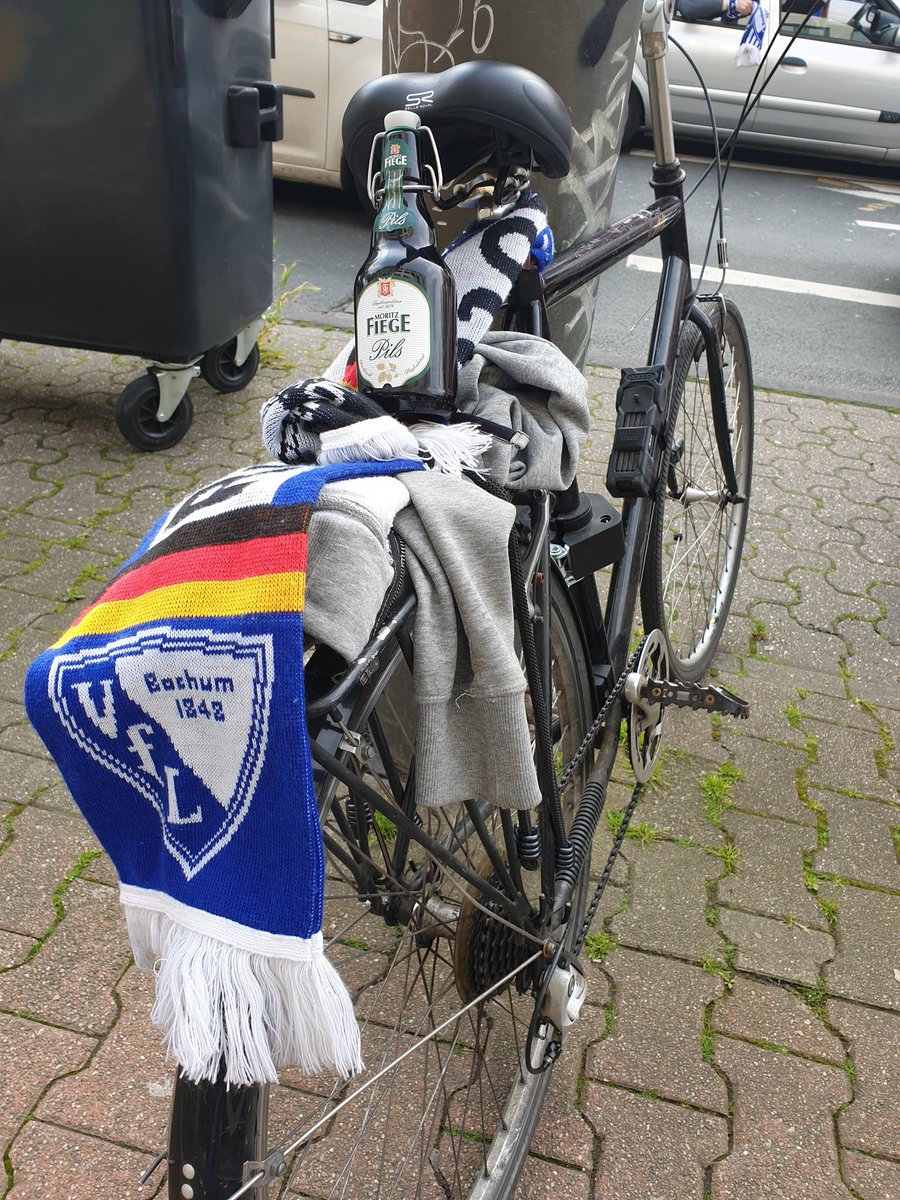 Matthias Ruch (@matthias_ruch) on Twitter photo Wer sein Fahrrad liebt, der schmückt. #VfLBochum @bochum_de <a href="/UlfMeinke/">Ulf Meinke</a> <a href="/SDullien/">Sebastian Dullien</a> <a href="/AlbachNadine/">Nadine Albach</a> Wer sein Fahrrad liebt, der schmückt. #VfLBochum @bochum_de <a href="/UlfMeinke/">Ulf Meinke</a> <a href="/SDullien/">Sebastian Dullien</a> <a href="/AlbachNadine/">Nadine Albach</a>