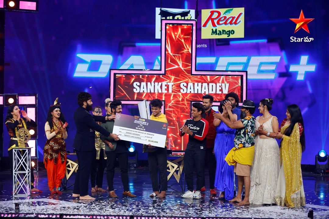 StarMaa's tweet photo. Congratulations #Sanket for winning #Dancee+ title. Wishing you the best for future endeavors 👍🎊
#DanceePlusFinale https://t.co/hCg5uGwlHD