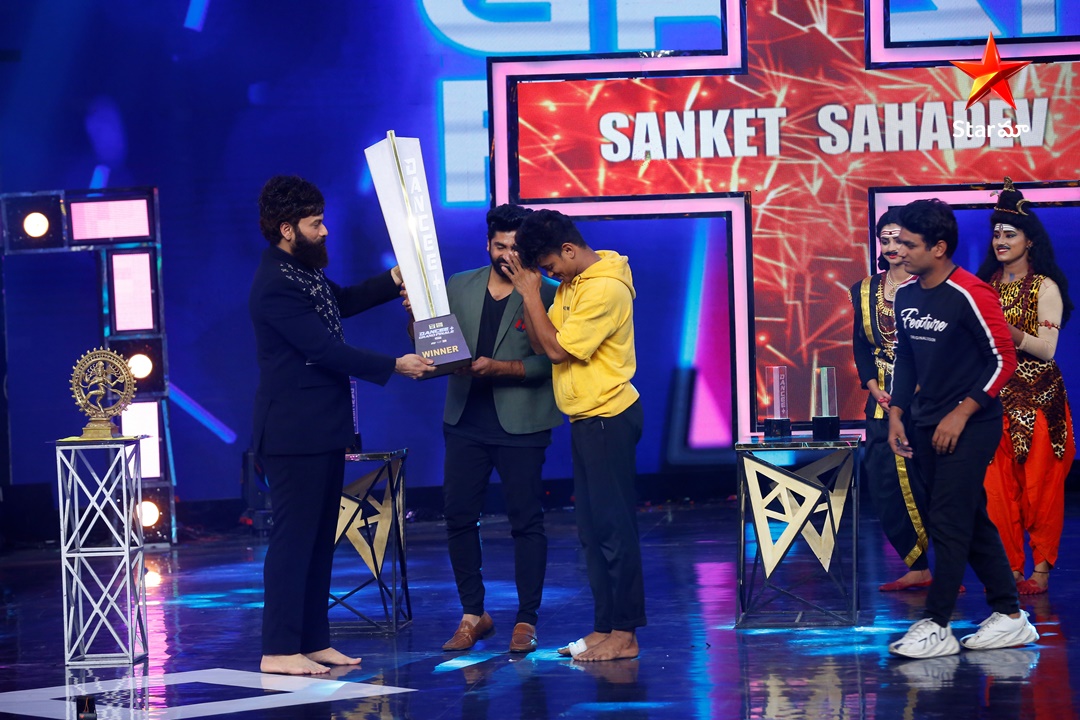 StarMaa's tweet photo. Congratulations #Sanket for winning #Dancee+ title. Wishing you the best for future endeavors 👍🎊
#DanceePlusFinale https://t.co/hCg5uGwlHD