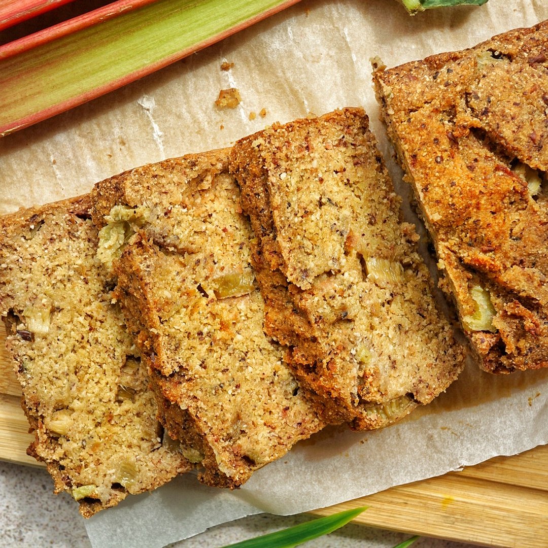 eatingcheating's tweet photo. Happy Sunday Foodies! 🌸 What are you #baking today?

Here is a recipe for #Vegan and #glutenfree rhubarb cake. This cake is a combination of tart-taste #rhubarb and sweet apples. 🌿

https://t.co/RX7u4b3SMV

#plantbased #glutenfrei #healthy #cake #sugarfree #apples #recipes https://t.co/EK6mtFoOKe