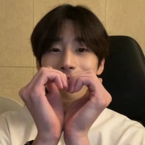 munfahxws's tweet photo. ค่า ฝันดีน้า รักนะแฟนหนู 💘💘 https://t.co/ulxnQY1dt1