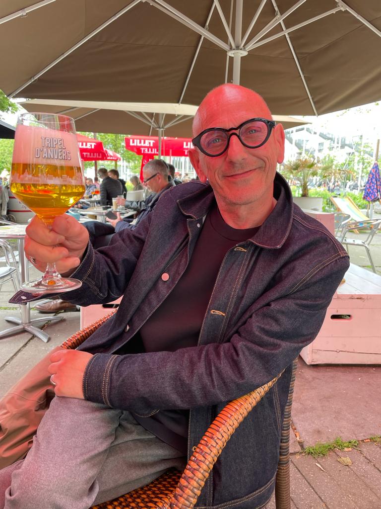 PositiefMetHIV's tweet photo. #omdathetweerkan #omdathetweermag terrasje doen tijdens dit #pinksterweekend #steundehoreca 🕺🕺🕺 https://t.co/BYkkGTIzEt