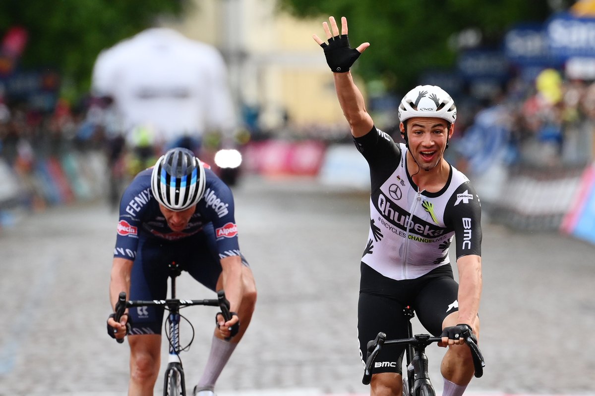 ⬇️⬆️🚴 Top e flop della 15ª tappa #Grado-#Gorizia: guarda le #PagelledelGiro di @GhirottoMax e @s_martinello 👉👉👉 bit.ly/3fEz3yO

#RaiGiro #GiroDitalia2021 #Giro2021