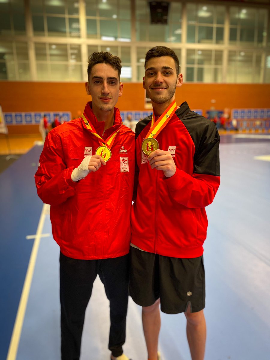 🥇CAMPEONES DE ESPAÑA🇪🇸
Nada mejor que hacerlo con un hermano al lado
🤜🏻🤛🏻 y además poder regalárselo a una persona MUY MUY grande☝🏻
¡Seguimos seguimos! 
<a href="/becaspodium/">Becas Podium</a> <a href="/deportegob/">CSD</a>