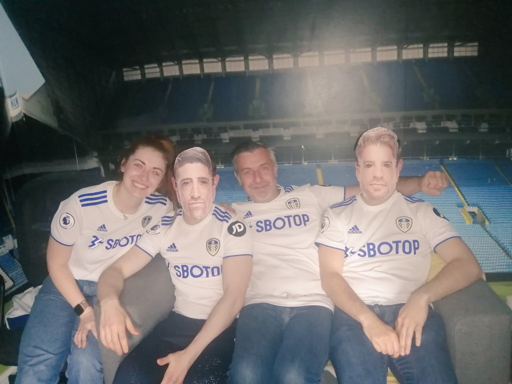 shaunajade96's tweet photo. You can take the Leeds Fans away from Elland Road but you can't take Elland Road away from the Leeds Fans ⚽💙💛🤍
@LUFC @bbcSport @BBCLEEDS @andrearadri
#beradi #pablo #hernandez #lufc #leedsunited #MOT #ALAW https://t.co/ckSqtuAhEH