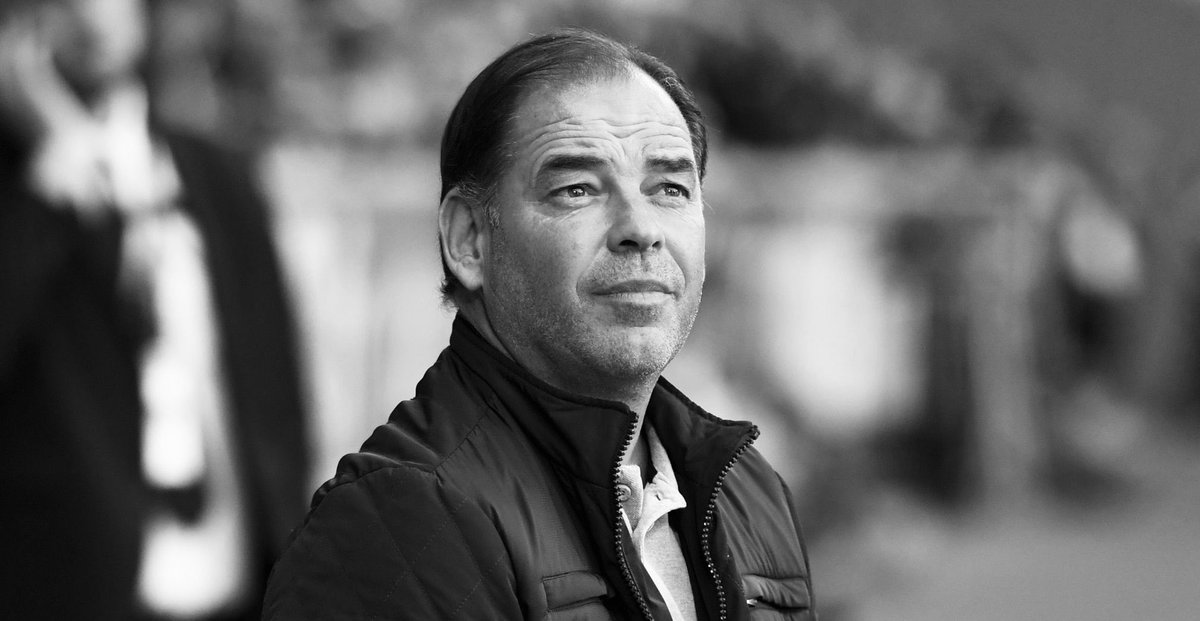 ChristopheBechu's tweet photo. Il vit ce soir son dernier match en ⚫️⚪️, je tenais à saluer la carrière de Stéphane Moulin entraîneur au SCO depuis 10 ans. 

Artisan de la montée, il a fait vibrer tous les supporters du club, il a rendu fier une Ville. 

Coach, vous serez toujours chez vous en terre angevine. https://t.co/jK8HVuV5GU
