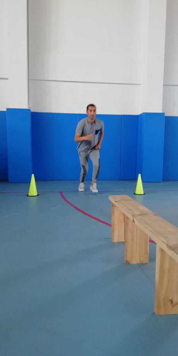 CihanbeyliHalk's tweet photo. Bir başarı daha.Bünyemizde açtığımız POMEM kursumuzda kursiyerimiz Ömer Özbek Spor Parkurunu 45 saniyede bitirerek  büyük bir başarı elde etti.Kursiyerimizi ve Öğretmeni Sinan Tetik'i kutlarız @DmrRemzi @ybuyuk34 @MehmetSaritas42 @hlmyldz42 @fatihGuducu42 @SakirUCAR42 @konyamem https://t.co/RqJroNQOeX