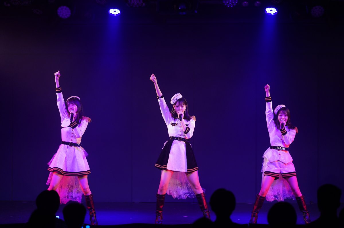 asahi_idol's tweet photo. MCで沖侑果さんが「楽屋の自分のロッカーで蟻 を飼っていたことがあって､お弁当の米粒をあげたりしていた」。 瀧野由美子さんは「 実 は 行ってはいけないと言われていたデッキによく行って１人で黄昏れていた 」 https://t.co/ucdER65SlF