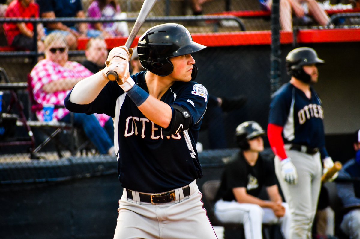 A few shots from last night’s the Evansville Otters and Southern Illinois Miners Frontier League Spring Training exhibition game in Paducah, KY.