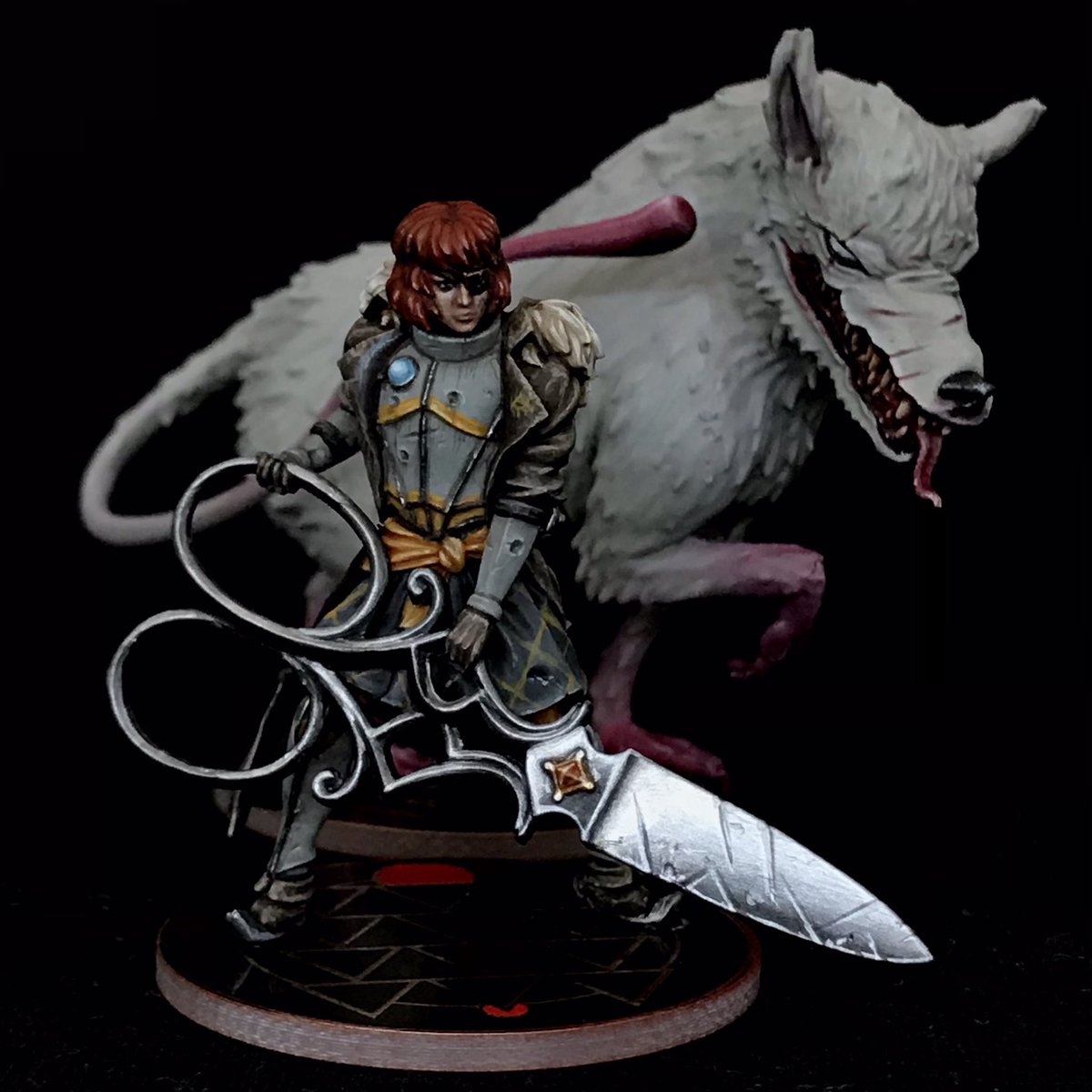 minus_tom's tweet photo. Here’s the Bahali Paladin with her Mute Threader companion - quite the intimidating duo, I’m sure you’ll agree #ThreeOfGhosts #MiniaturePainting #PaintingMiniatures #Tabletop #BoardGames #Miniatures #GrimDark #SurvivalHorror #WaitsInGraves #Warmongers https://t.co/zJBMVR2k6l
