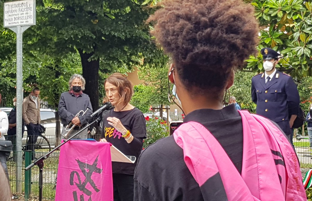 aqua_79's tweet photo. #Capaci di non dimenticare. A #Milano il presidio di #Libera in ricordo del sacrificio di #GiovanniFalcone, #FrancescaMorvillo gli uomini della scorta. Ricordare per imparare a costruire un #futuro libero.
Possiamo sempre fare qualcosa
@libera_annclm
@liberalombardia @liberainfo https://t.co/Vu6fMfS0Vo