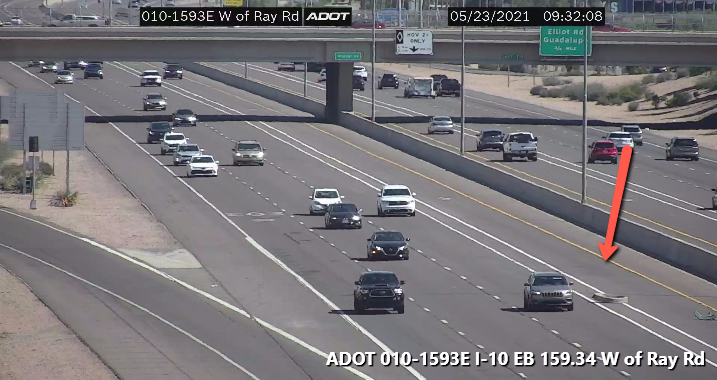 ArizonaDOT's tweet photo. Yep, that's a child's sandbox in the left lanes of I-10 EB near Ray Rd.  

Please secure your loads! 

#secureyourloads #phxtraffic 

📱 Check your route before you head out with the AZ 511 and ADOT Alerts apps: https://t.co/18uQYLoqla

#secureyourloads #phxtraffic https://t.co/ZxPxA6n652