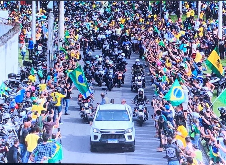 FGomesfer's tweet photo. Que Imagem !
Brasil acima de tudo, Deus acima de todos! https://t.co/vdyyVfBlyg