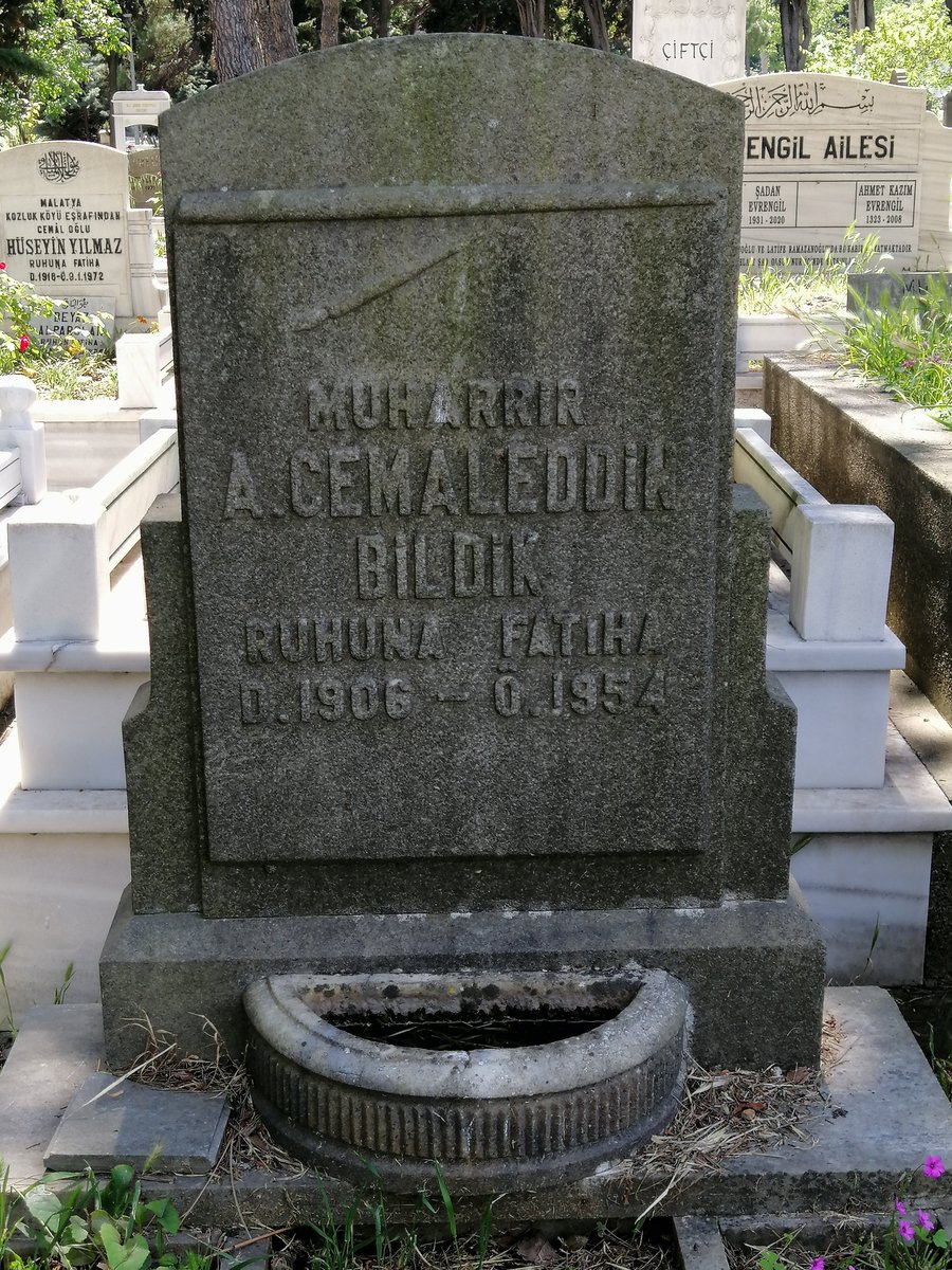 Akşam gazetesinin efsane mıharriri Cemaleddin Bildik..
Keyifli bir yazısını da buraya bırakayım rahmetlinin..
 
m.bianet.org/bianet/diger/1…