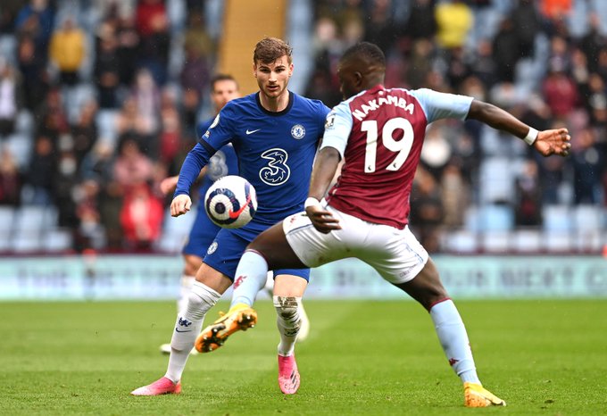 Chelsea make top 4 despite loss to Aston Villa due to Tottenham Hotspur beating Leicester City.