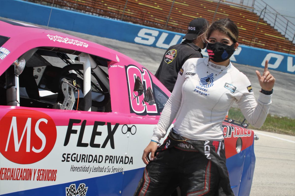 ChicasRacing's tweet photo. ¡Día de carrera! Mucha suerte a @reginasirvent 🇲🇽, Valeria Aranda 🇲🇽 y @ZiharaEsteban 🇪🇸 quienes corren en Tuxtla. 💪🏻 #GirlPower

📸 EPI Press, @NASCARPEAKMX, @TrucksMexico #NASCARTuxtla https://t.co/tNgC9RAzsv
