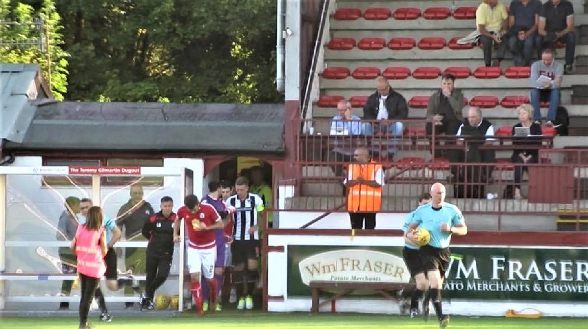 ParsReview's tweet photo. While happy for Kelty, genuinely sad to see @BrechinCityFC drop out of the SPFL. 

Glebe Park is one of my favourite away days. Great ground and the catering is also one of the best anywhere. 

Here's to a quick return for them. 

Here are some photos we took at Glebe Park. https://t.co/41NlavpIuL