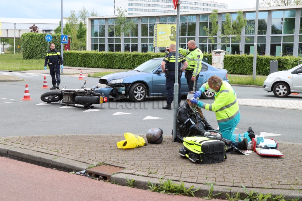 Rotterdam - Motorrijder gewond na aanrijding: ?..