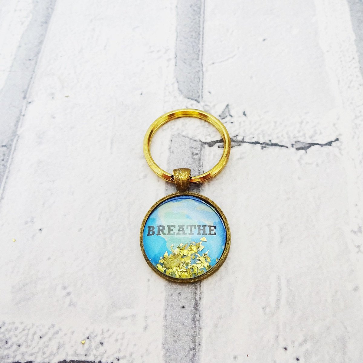 martisanne's tweet photo. Breathe keychain, Exhale keyring, Spiritual jewelry, Yoga quote, Positive affirmation, Worry, Stress help, Quote keyfob, Anxiety gift, Q2 https://t.co/P0XmwZm1j1 #TMTinsta #EtsyTeamUnity #SelfHelpGift https://t.co/ILOM1y6iqM