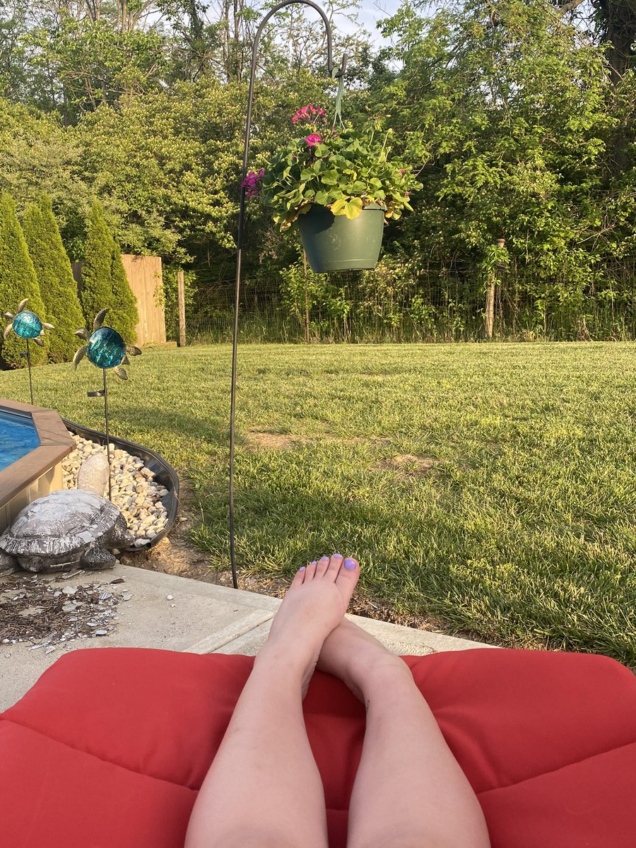 BoobsFantasmic's tweet photo. Subscribe to my onlyfans if you like beautiful soft feet 💜🦶🏻 🌙☀️ #feetpic #beautifulfeet #footmodel #onlyfansfeet #onlyfansbaby #summertimefeet #pedicure #newpedicure #purprletoes #linkinbio #followme #spoilme https://t.co/4KdTcCO2sd