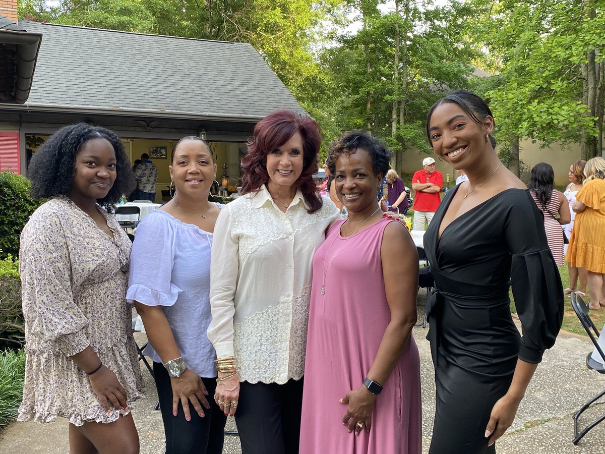 MsWanda1's tweet photo. So much fun at McCabe and Cassie’s engagement party❤️ https://t.co/M7NfLTBHjQ