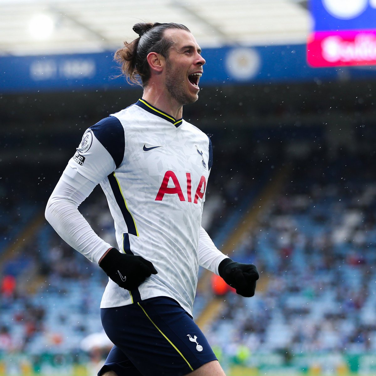 TalkingTHFC's tweet photo. Fifth year in a row above the Gooners. We didn't even try this time lads, @Arsenal. Deary me. #COYS https://t.co/MFVAF7sMMS
